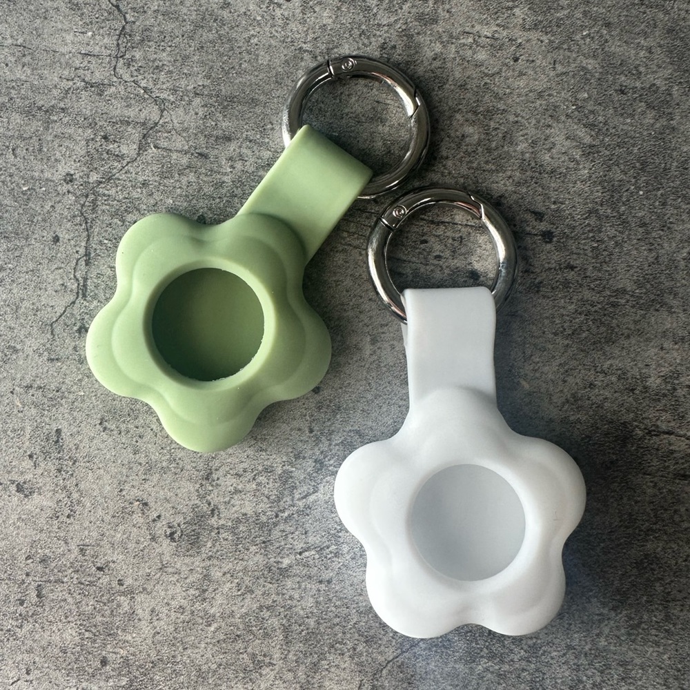 Air tag keychain
